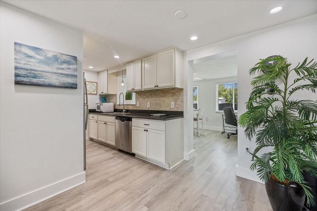 324 E GREEN STREET, Englewood, FL 34223