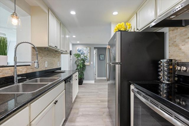 324 E GREEN STREET, Englewood, FL 34223