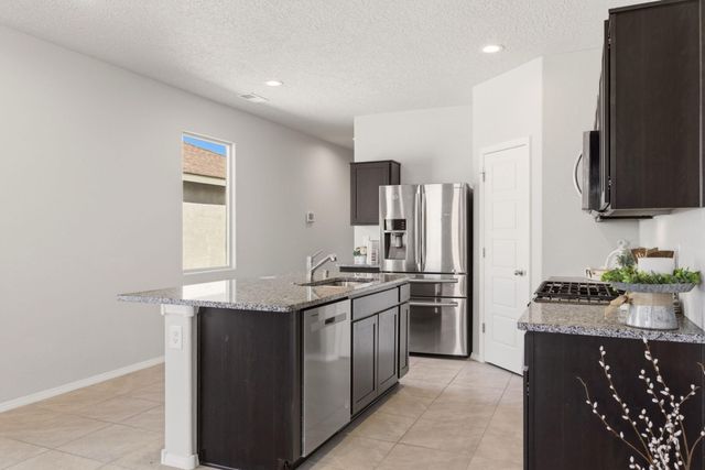 10671 Savoya Lane SW, Albuquerque, NM 87121