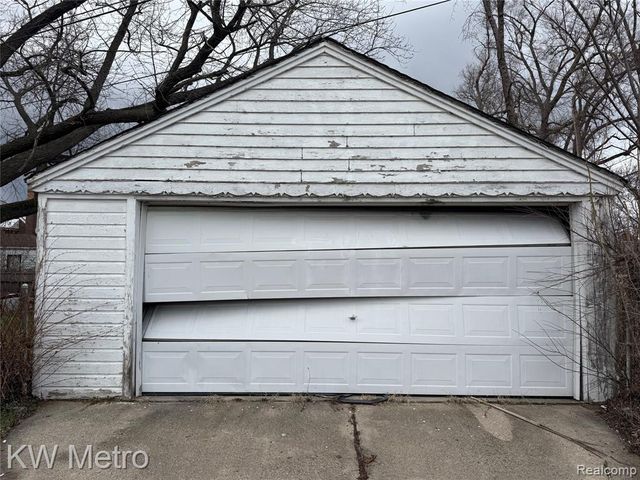 18400 Faust Avenue, Detroit, MI 48219