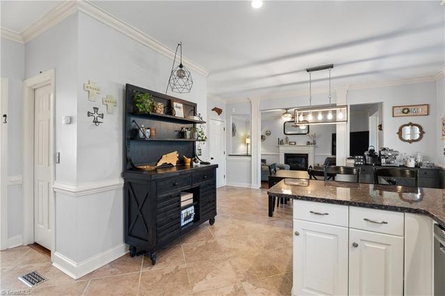 4775 Century Oaks Lane, Winston-salem, NC 27106