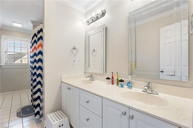 4775 Century Oaks Lane, Winston-salem, NC 27106