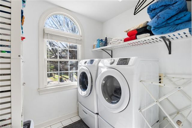 4775 Century Oaks Lane, Winston-salem, NC 27106