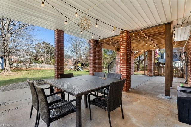 4775 Century Oaks Lane, Winston-salem, NC 27106