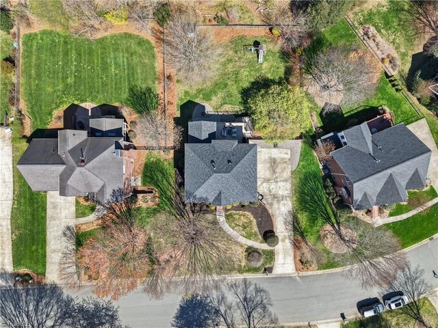 4775 Century Oaks Lane, Winston-salem, NC 27106