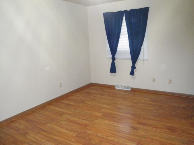 11724 S Magoun Drive, St. John, IN 46373