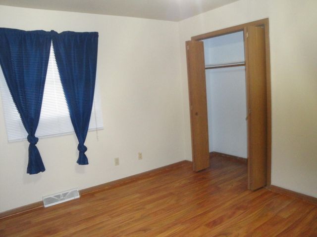 11724 S Magoun Drive, St. John, IN 46373