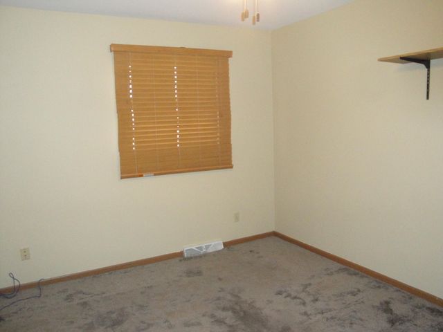 11724 S Magoun Drive, St. John, IN 46373