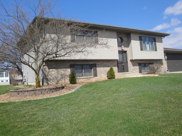 11724 S Magoun Drive, St. John, IN 46373