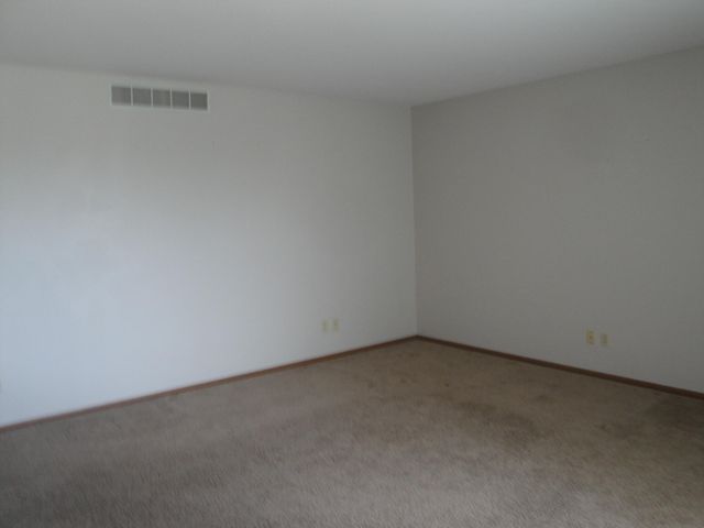 11724 S Magoun Drive, St. John, IN 46373