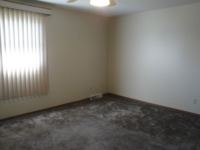 11724 S Magoun Drive, St. John, IN 46373