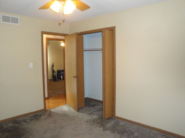 11724 S Magoun Drive, St. John, IN 46373