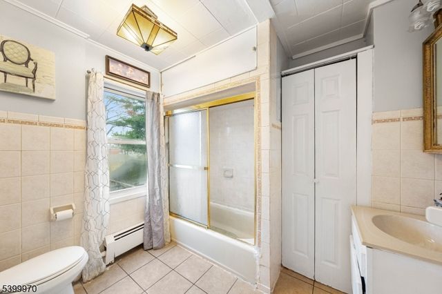 160 W Colfax Ave, Roselle Park Boro, NJ 07204