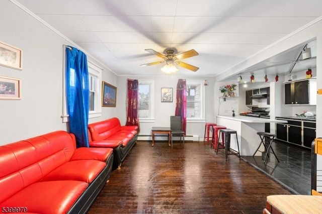 160 W Colfax Ave, Roselle Park Boro, NJ 07204