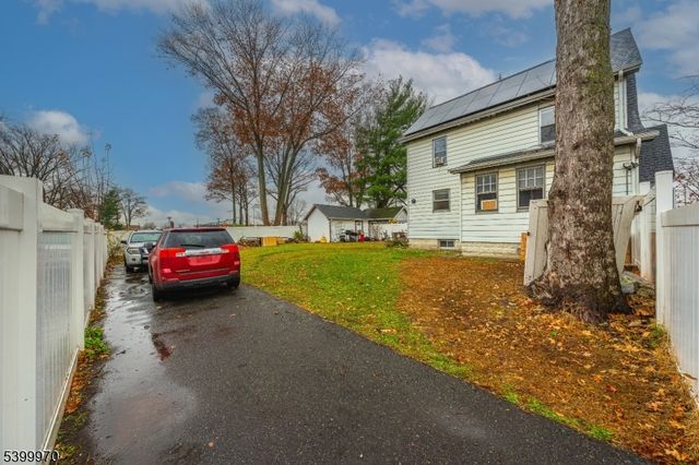 160 W Colfax Ave, Roselle Park Boro, NJ 07204