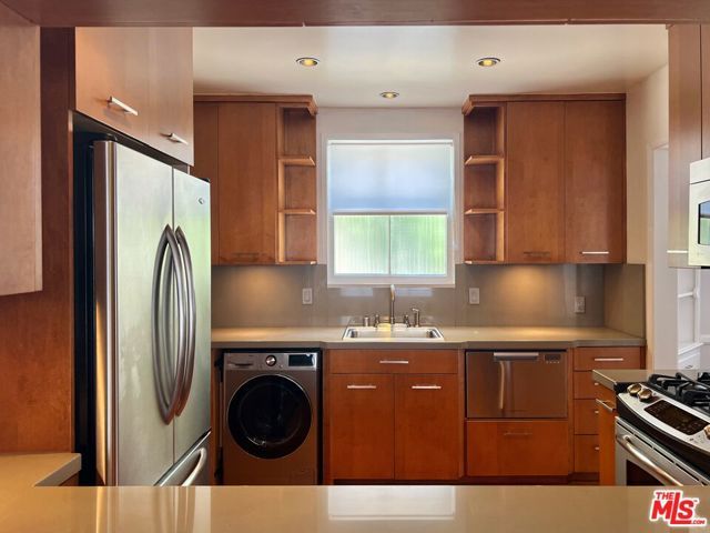 15222 Dickens Street, Sherman Oaks, CA 91403