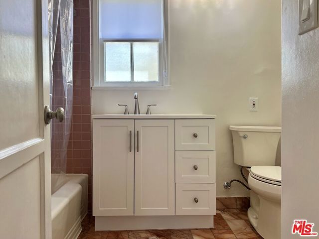 15222 Dickens Street, Sherman Oaks, CA 91403