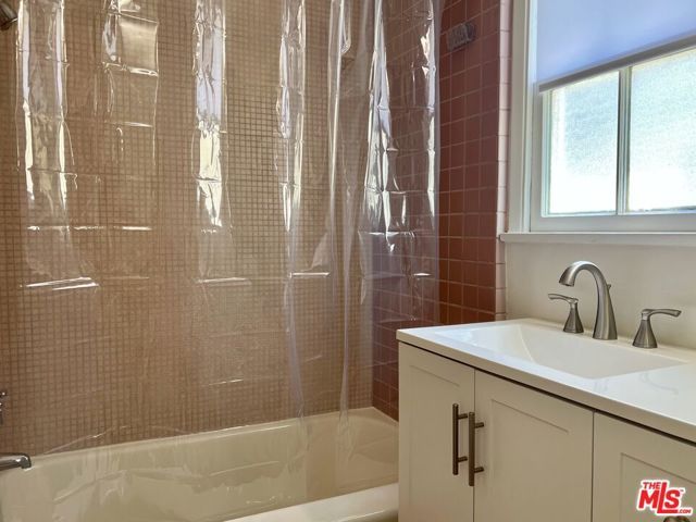 15222 Dickens Street, Sherman Oaks, CA 91403