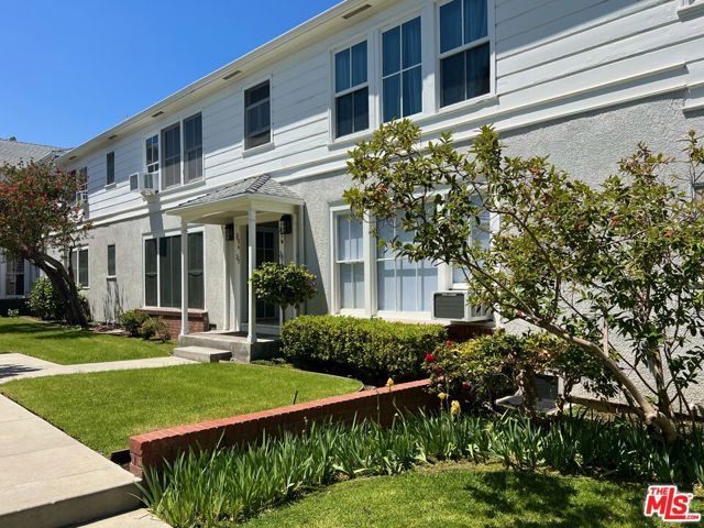 15222 Dickens Street, Sherman Oaks, CA 91403
