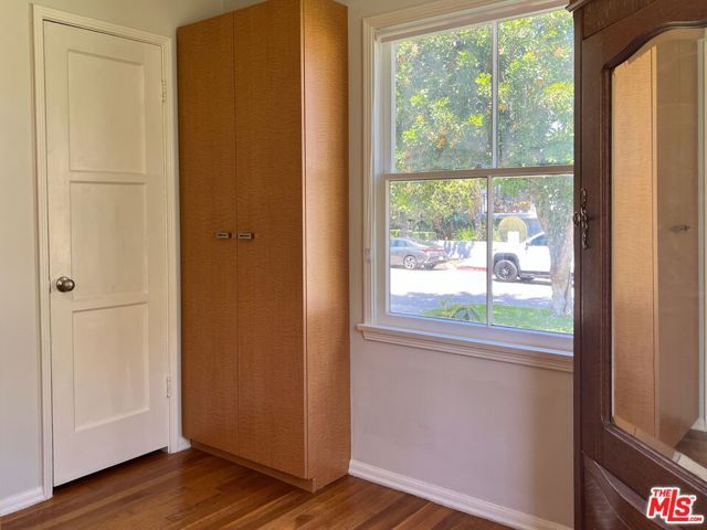 15222 Dickens Street, Sherman Oaks, CA 91403