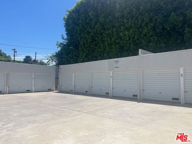 15222 Dickens Street, Sherman Oaks, CA 91403