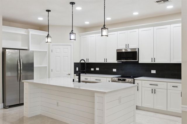 6615 HELMSLEY CIRCLE, Windermere, FL 34786