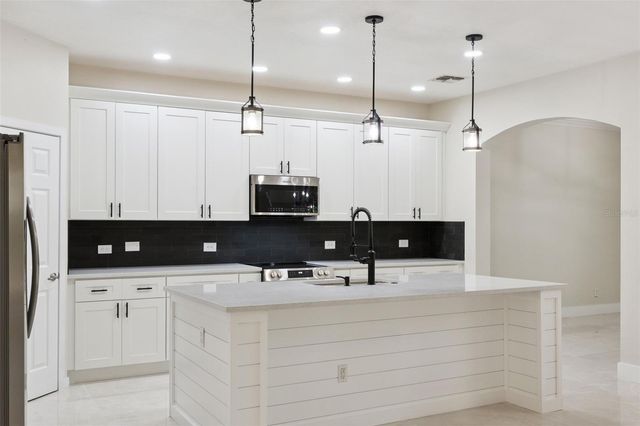 6615 HELMSLEY CIRCLE, Windermere, FL 34786