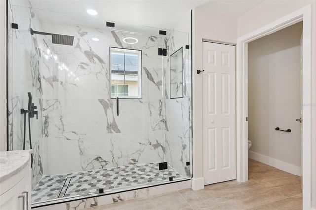 6615 HELMSLEY CIRCLE, Windermere, FL 34786