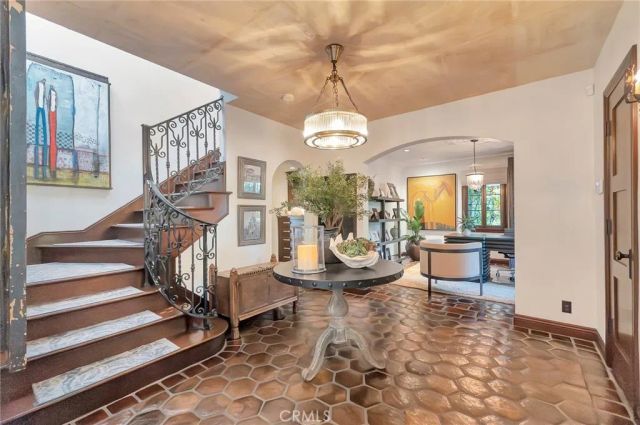 293 Saint Joseph Avenue, Long Beach, CA 90803