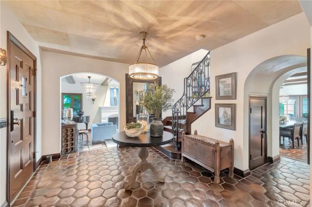 293 Saint Joseph Avenue, Long Beach, CA 90803