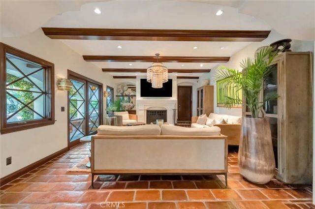 293 Saint Joseph Avenue, Long Beach, CA 90803