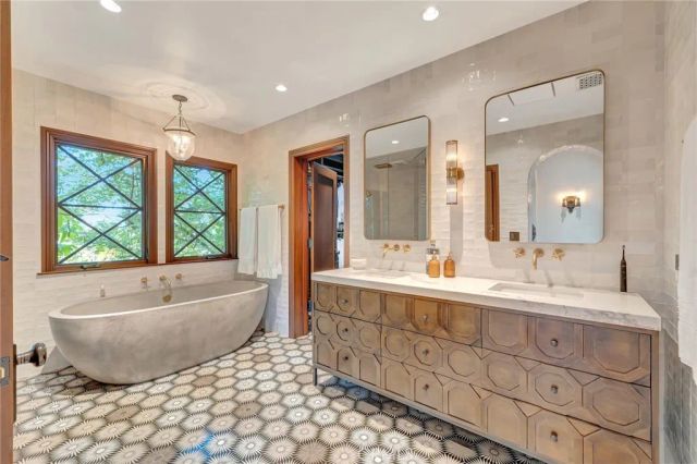 293 Saint Joseph Avenue, Long Beach, CA 90803