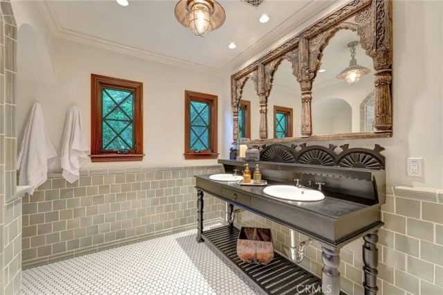 293 Saint Joseph Avenue, Long Beach, CA 90803