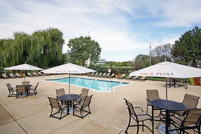 1531 Westminster Drive 205, Naperville, IL 60563