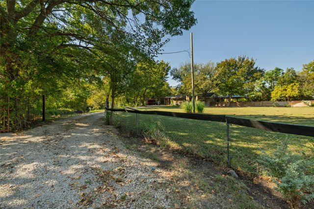 140 Huling Drive, Azle, TX 76020