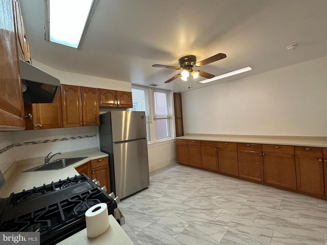 705 S 6TH ST, Philadelphia, PA 19147