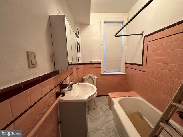 705 S 6TH ST, Philadelphia, PA 19147