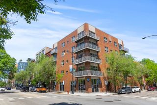 6 N May Street 403, Chicago, IL 60607