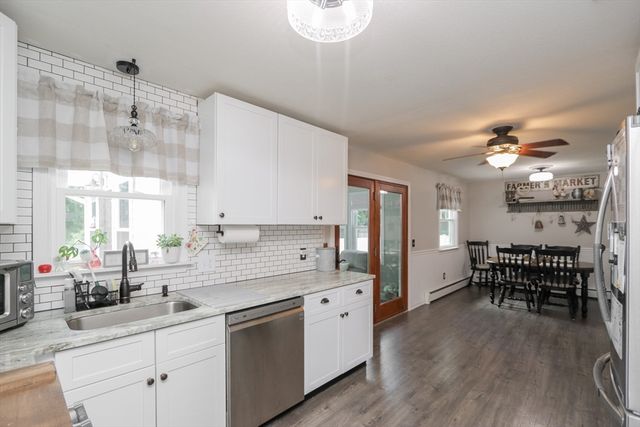 88 Meadowlark Dr., Longmeadow, MA 01106