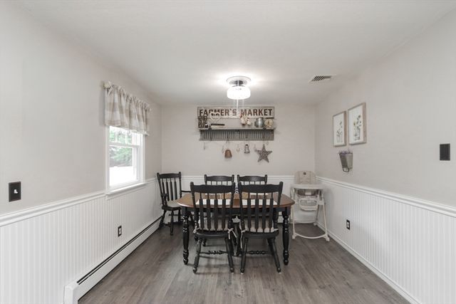 88 Meadowlark Dr., Longmeadow, MA 01106