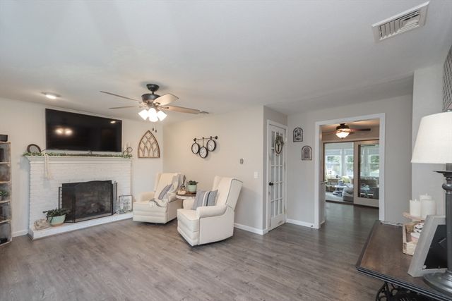 88 Meadowlark Dr., Longmeadow, MA 01106