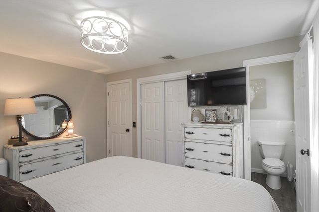 88 Meadowlark Dr., Longmeadow, MA 01106