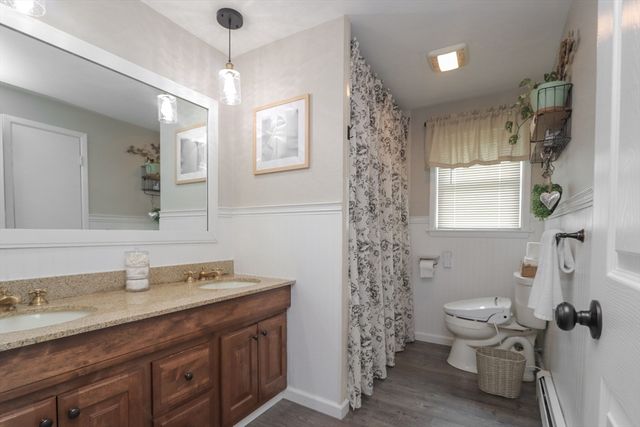 88 Meadowlark Dr., Longmeadow, MA 01106