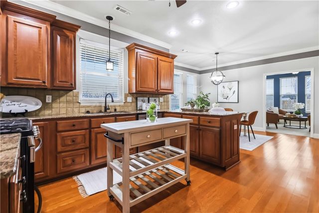 3816 N 2nd Place, Rogers, AR 72756