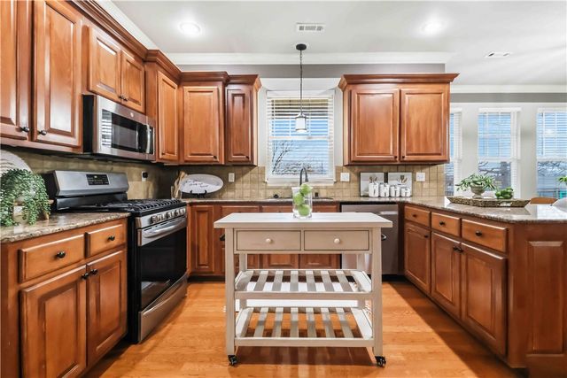 3816 N 2nd Place, Rogers, AR 72756