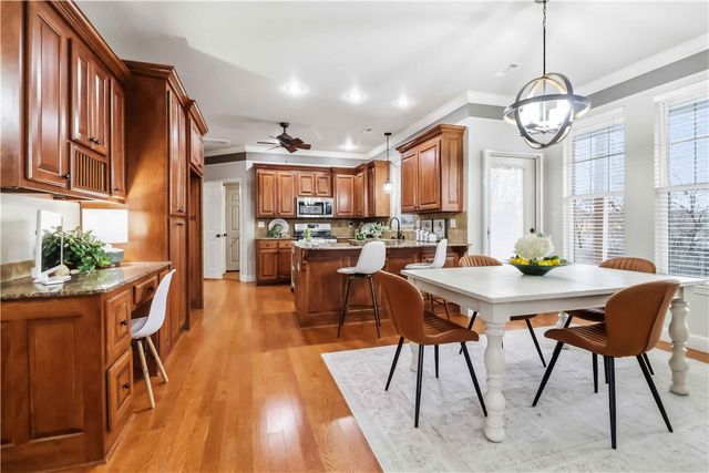 3816 N 2nd Place, Rogers, AR 72756