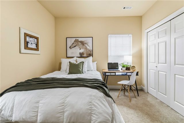 3816 N 2nd Place, Rogers, AR 72756