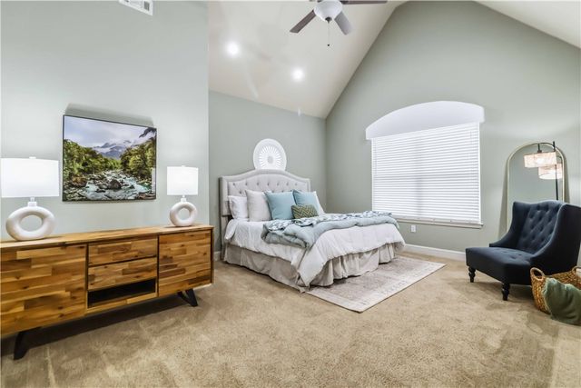 3816 N 2nd Place, Rogers, AR 72756