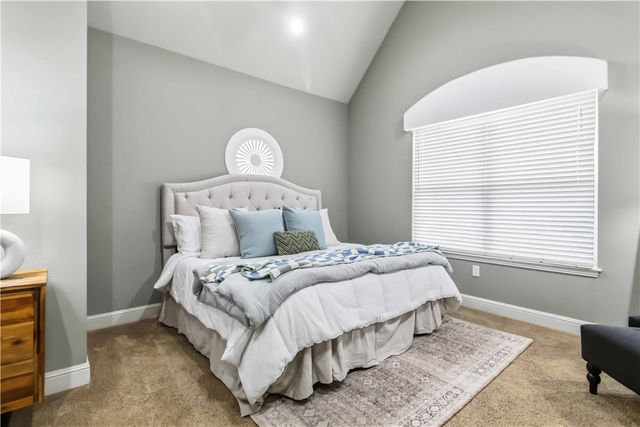 3816 N 2nd Place, Rogers, AR 72756