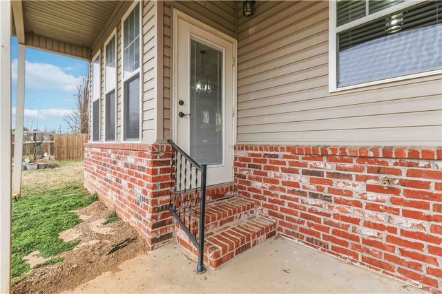 3816 N 2nd Place, Rogers, AR 72756